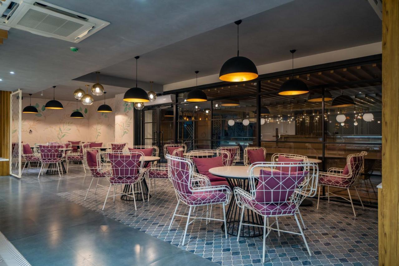 Hotel Deccan Serai Grande, Gachibowli, Hyderabad Ngoại thất bức ảnh