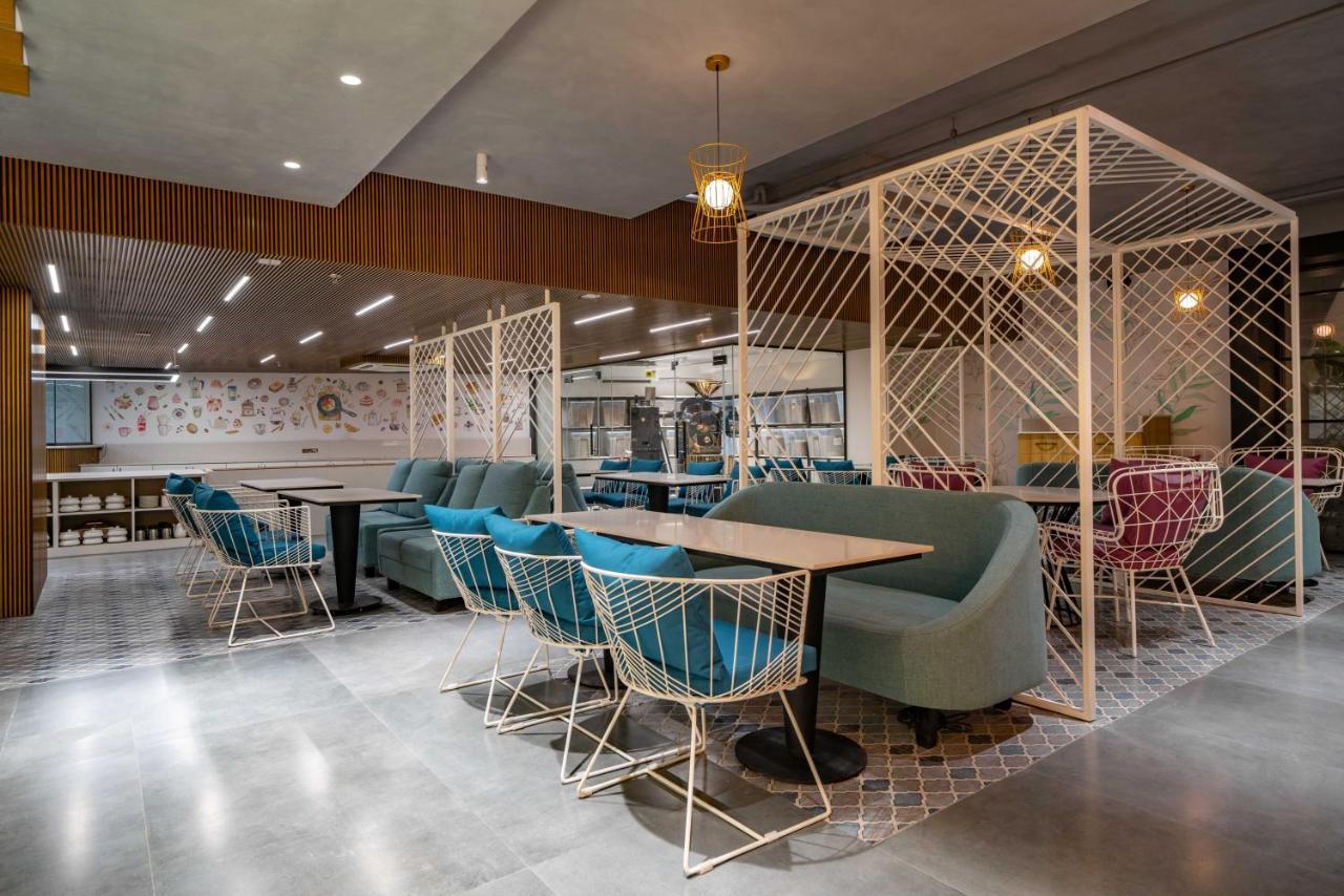 Hotel Deccan Serai Grande, Gachibowli, Hyderabad Ngoại thất bức ảnh