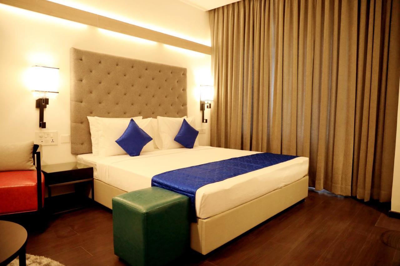 Hotel Deccan Serai Grande, Gachibowli, Hyderabad Ngoại thất bức ảnh