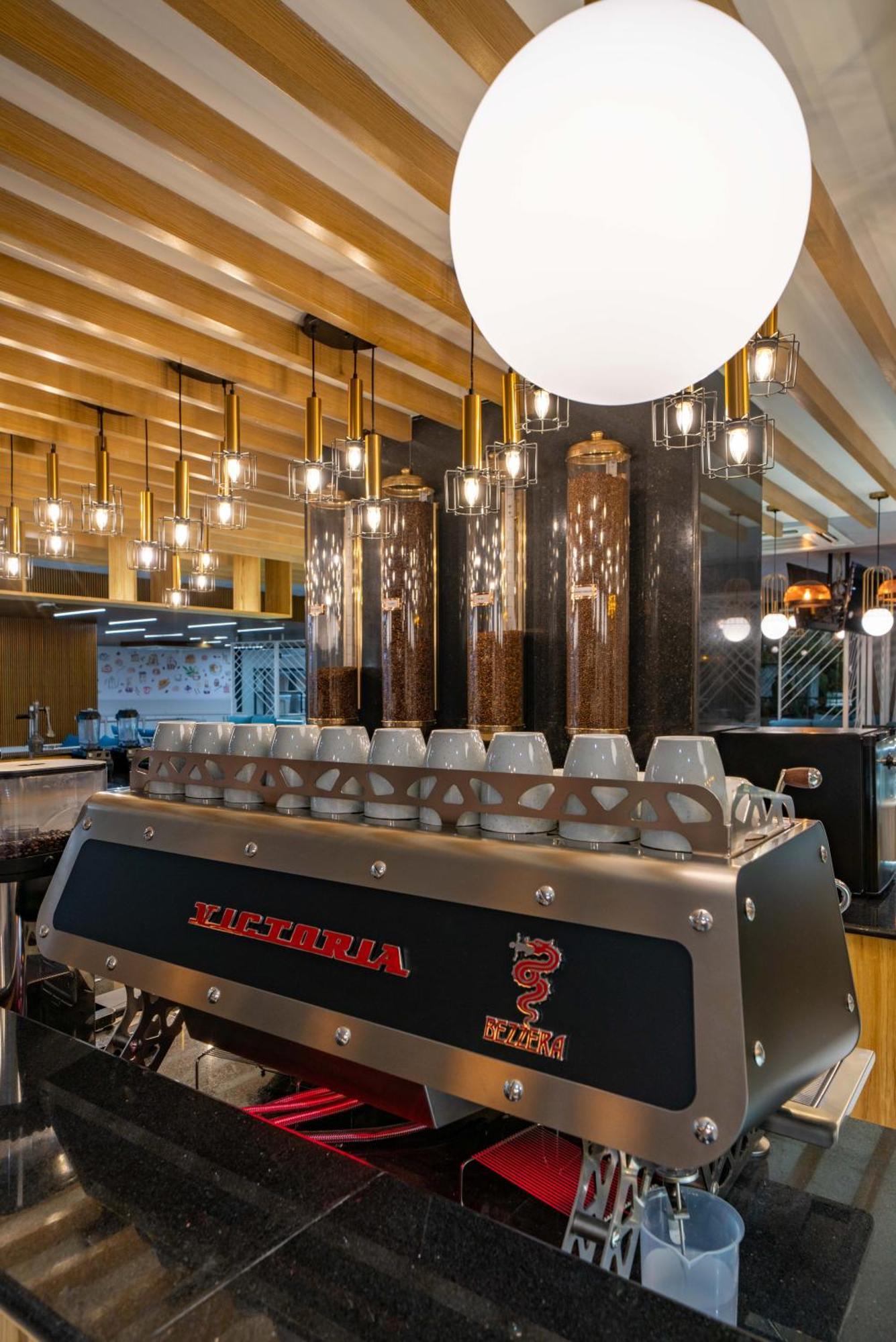 Hotel Deccan Serai Grande, Gachibowli, Hyderabad Ngoại thất bức ảnh