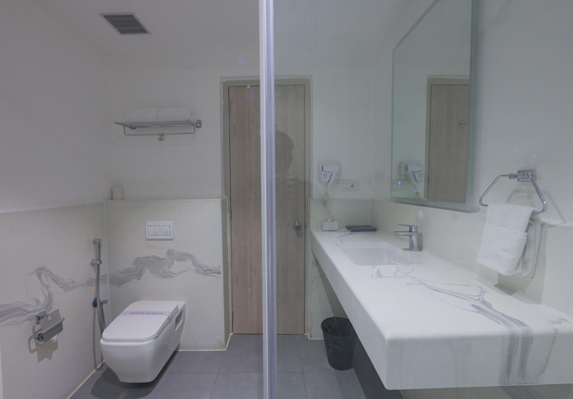 Hotel Deccan Serai Grande, Gachibowli, Hyderabad Ngoại thất bức ảnh
